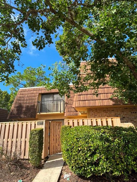 For Sale: $220,000 (2 beds, 2 baths, 1285 Square Feet)