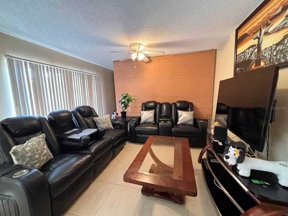 For Sale: $220,000 (2 beds, 2 baths, 1285 Square Feet)