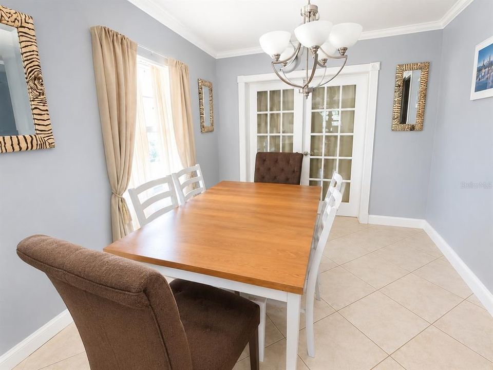 En Venta: $250,000 (2 camas, 2 baños, 1000 Pies cuadrados)