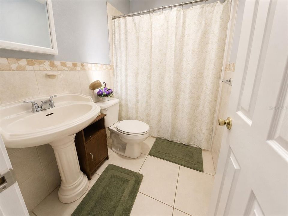 En Venta: $250,000 (2 camas, 2 baños, 1000 Pies cuadrados)