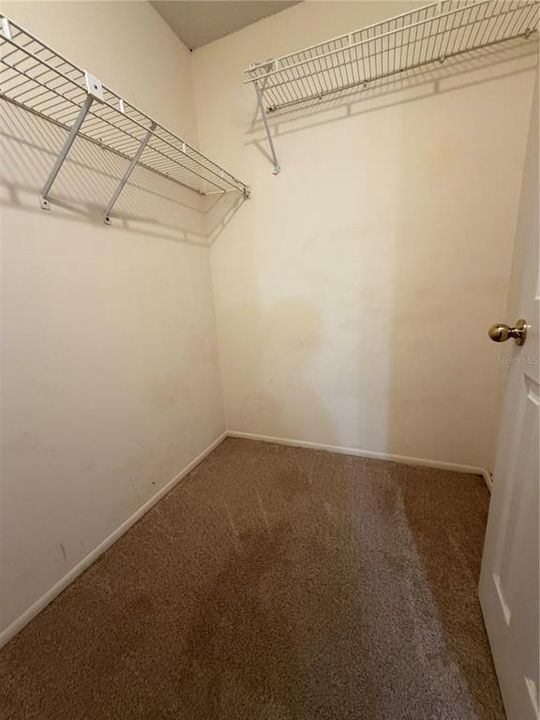 For Rent: $2,400 (3 beds, 2 baths, 1402 Square Feet)