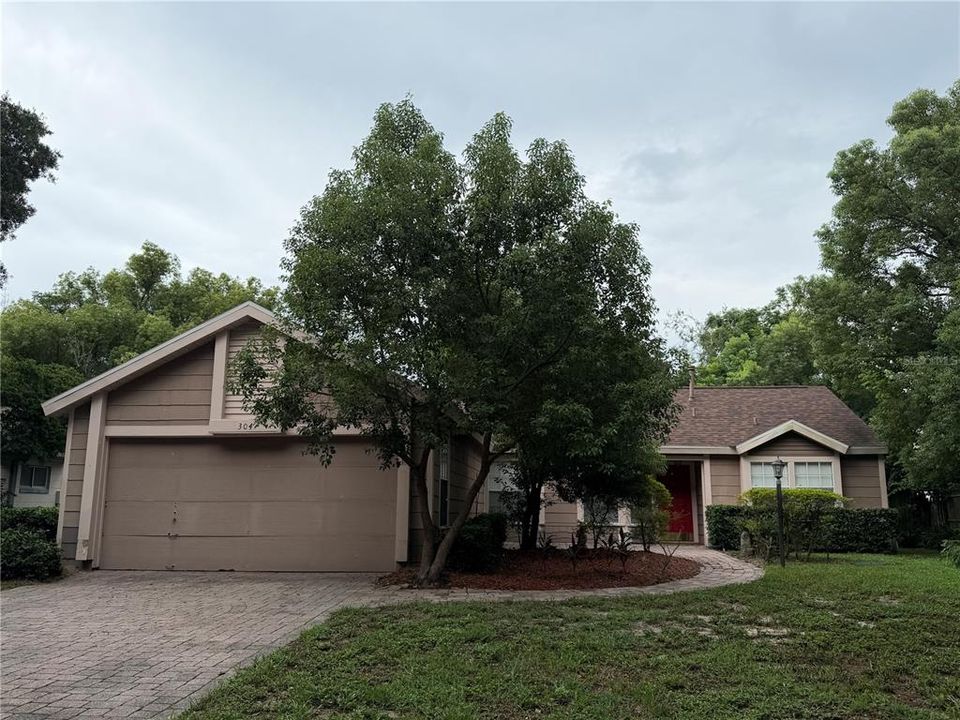 For Rent: $2,400 (3 beds, 2 baths, 1402 Square Feet)