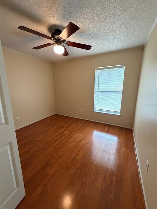 For Rent: $2,400 (3 beds, 2 baths, 1402 Square Feet)