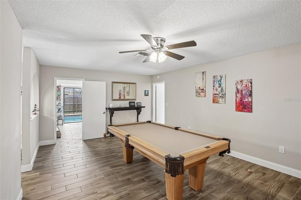 En Venta: $340,000 (4 camas, 2 baños, 1804 Pies cuadrados)