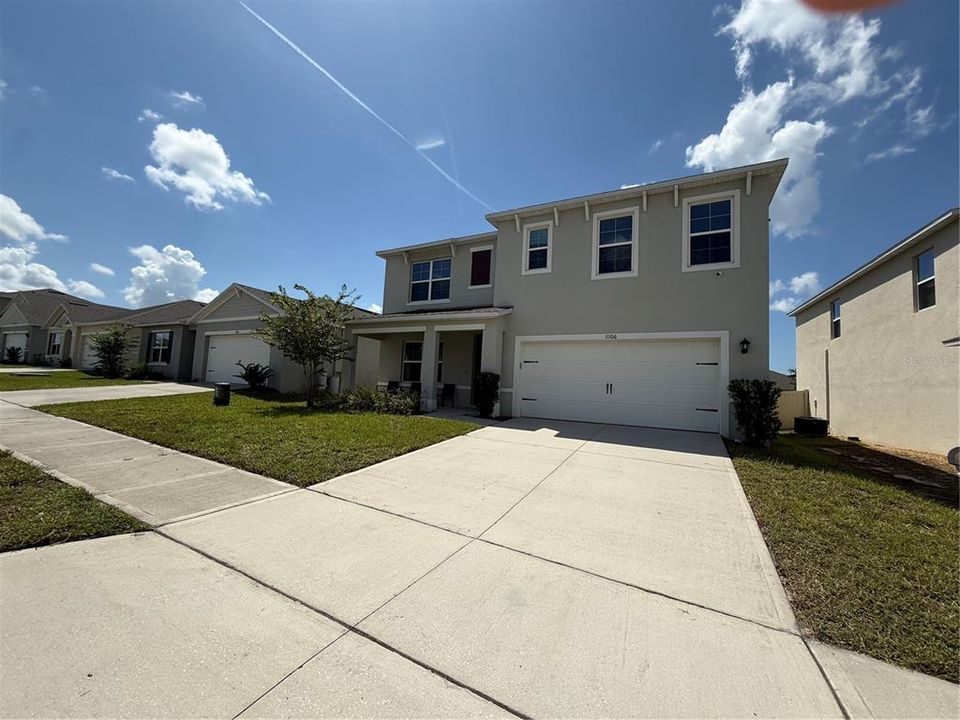 For Rent: $3,100 (5 beds, 3 baths, 2626 Square Feet)