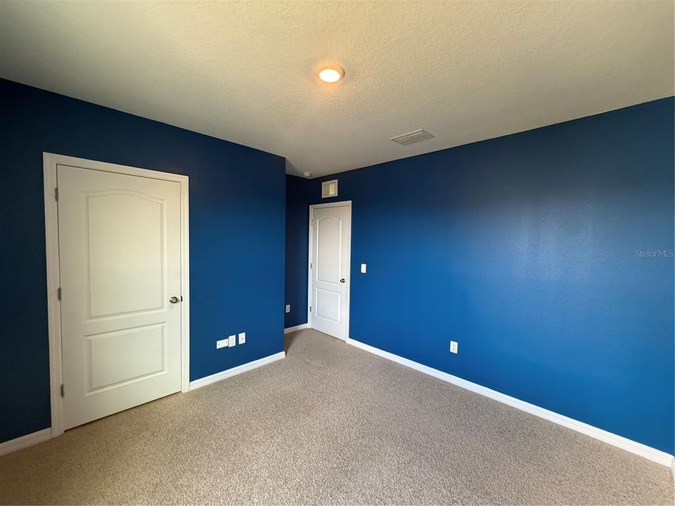 For Rent: $3,100 (5 beds, 3 baths, 2626 Square Feet)