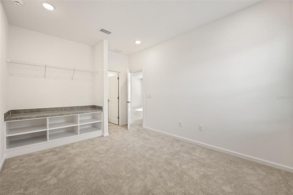 For Sale: $1,550,000 (9 beds, 9 baths, 3930 Square Feet)