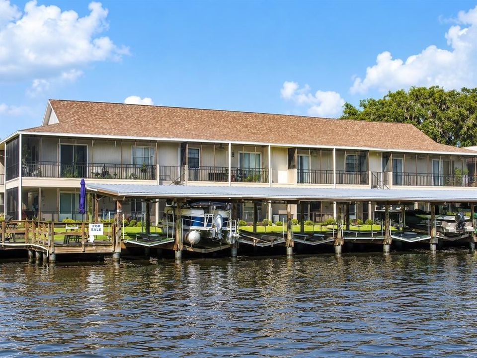 For Sale: $239,000 (2 beds, 2 baths, 1102 Square Feet)