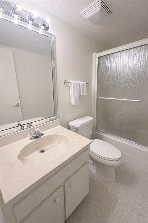 For Sale: $239,000 (2 beds, 2 baths, 1102 Square Feet)