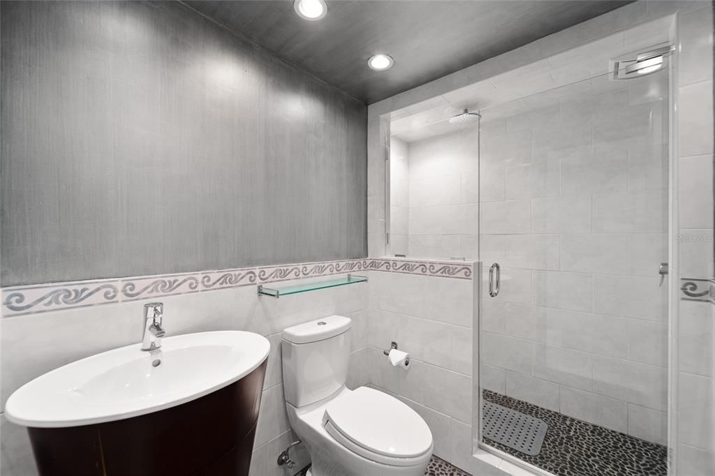 For Sale: $700,000 (2 beds, 2 baths, 1550 Square Feet)