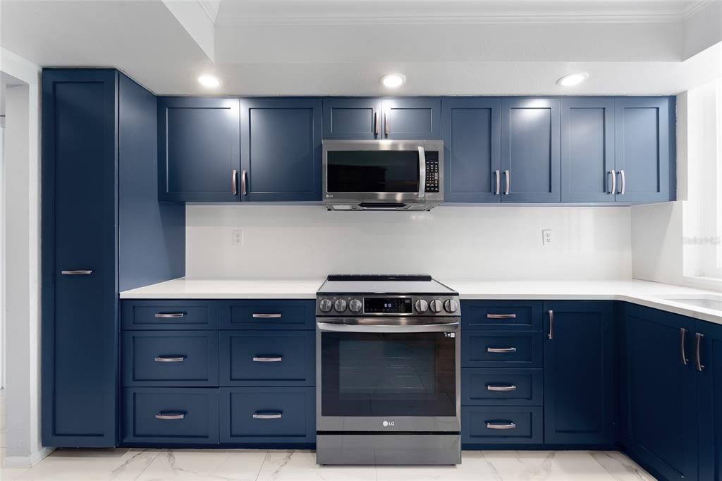 For Sale: $700,000 (2 beds, 2 baths, 1550 Square Feet)