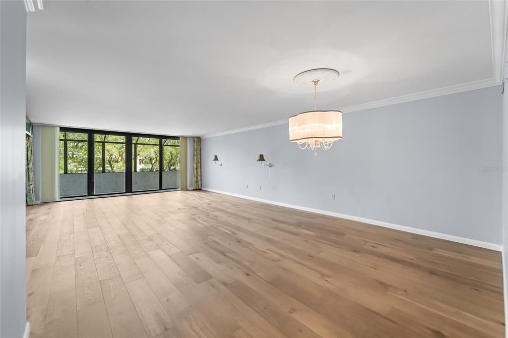 For Sale: $700,000 (2 beds, 2 baths, 1550 Square Feet)