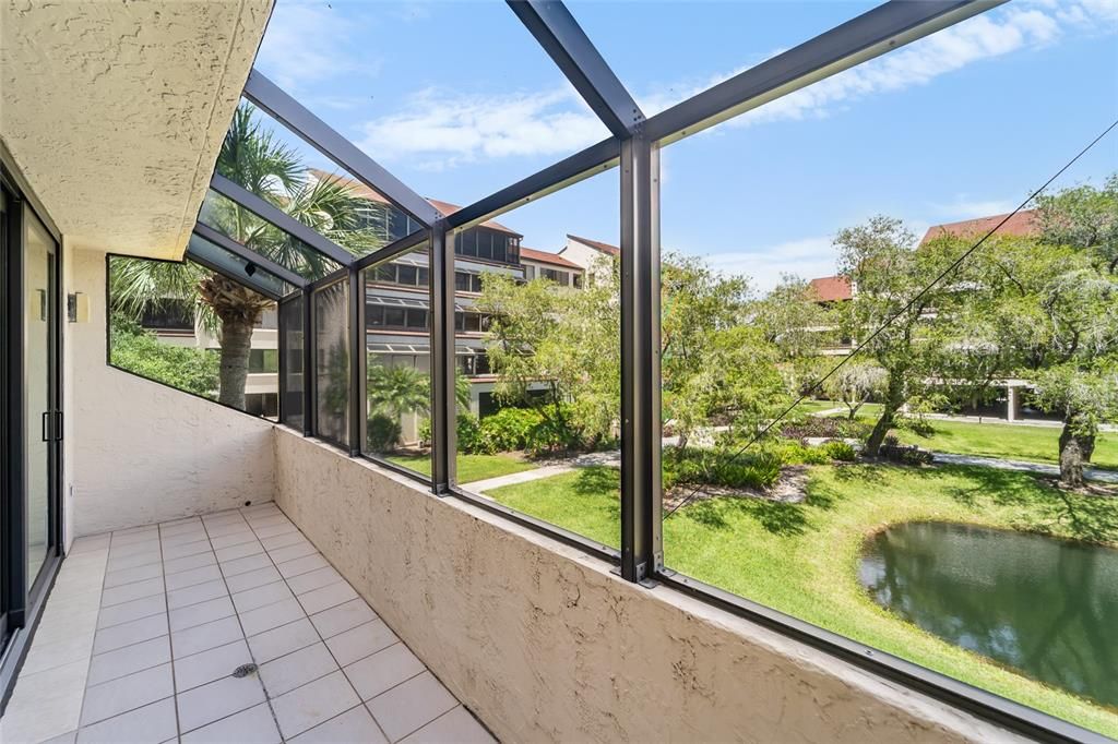 For Sale: $700,000 (2 beds, 2 baths, 1550 Square Feet)