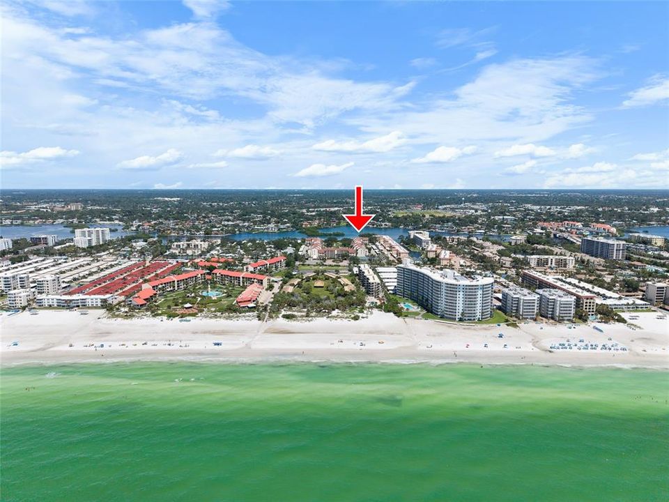 For Sale: $700,000 (2 beds, 2 baths, 1550 Square Feet)