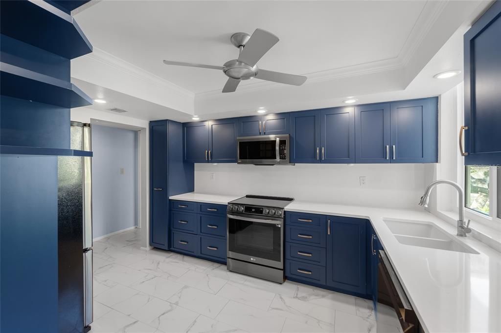 For Sale: $700,000 (2 beds, 2 baths, 1550 Square Feet)