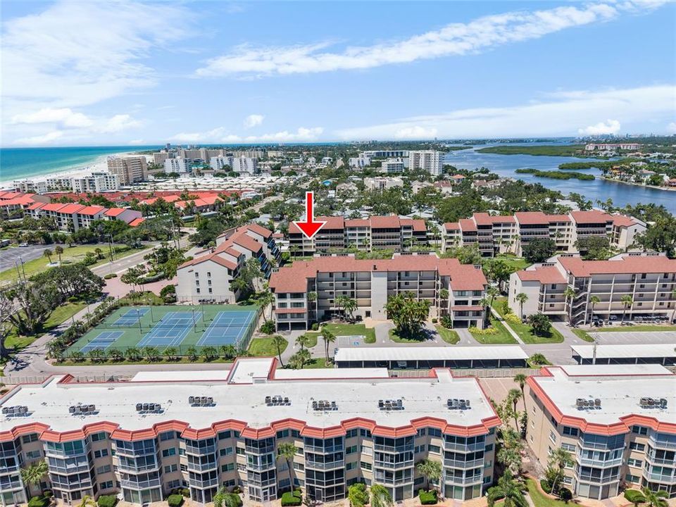 For Sale: $700,000 (2 beds, 2 baths, 1550 Square Feet)