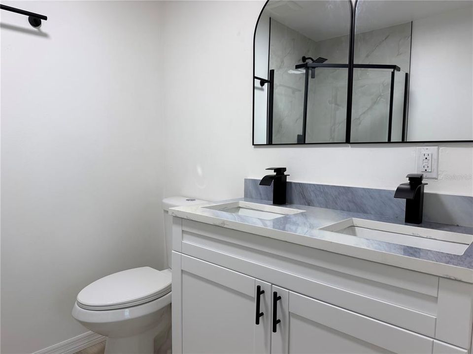 На продажу: $234,900 (3 спален, 2 ванн, 1180 Квадратных фут)