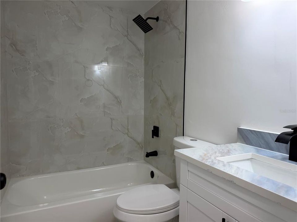 На продажу: $234,900 (3 спален, 2 ванн, 1180 Квадратных фут)