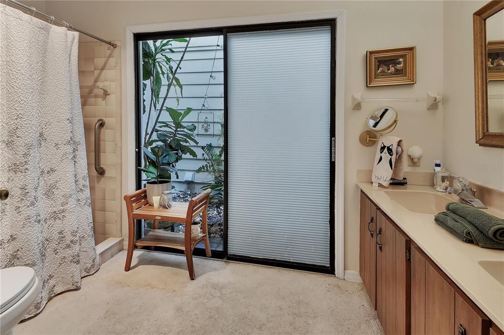 For Sale: $239,000 (2 beds, 2 baths, 1248 Square Feet)