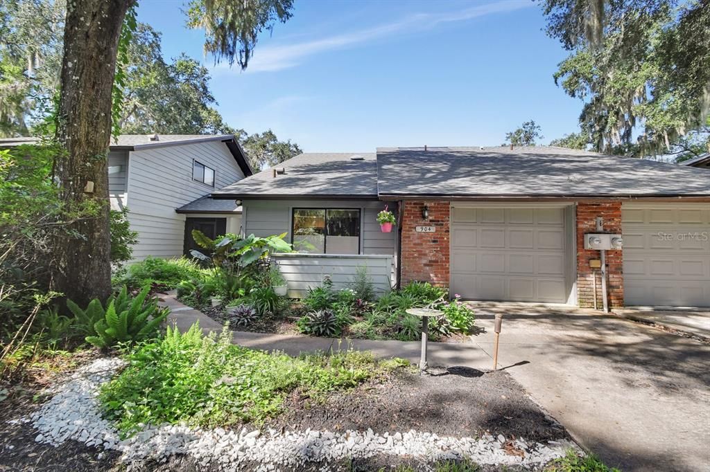 For Sale: $239,000 (2 beds, 2 baths, 1248 Square Feet)