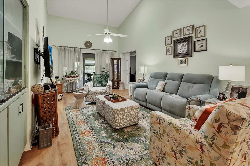 For Sale: $239,000 (2 beds, 2 baths, 1248 Square Feet)
