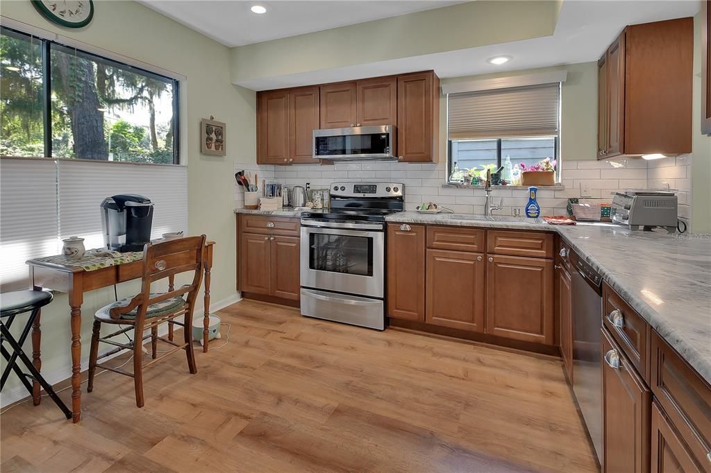 For Sale: $239,000 (2 beds, 2 baths, 1248 Square Feet)