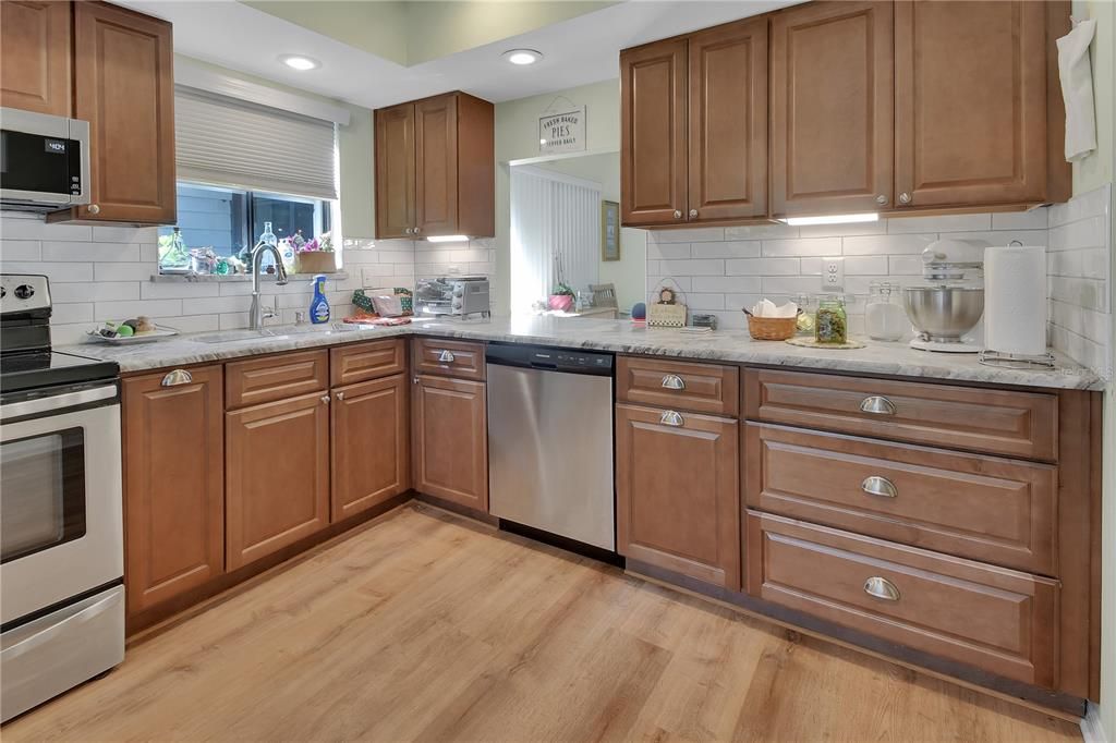 For Sale: $239,000 (2 beds, 2 baths, 1248 Square Feet)
