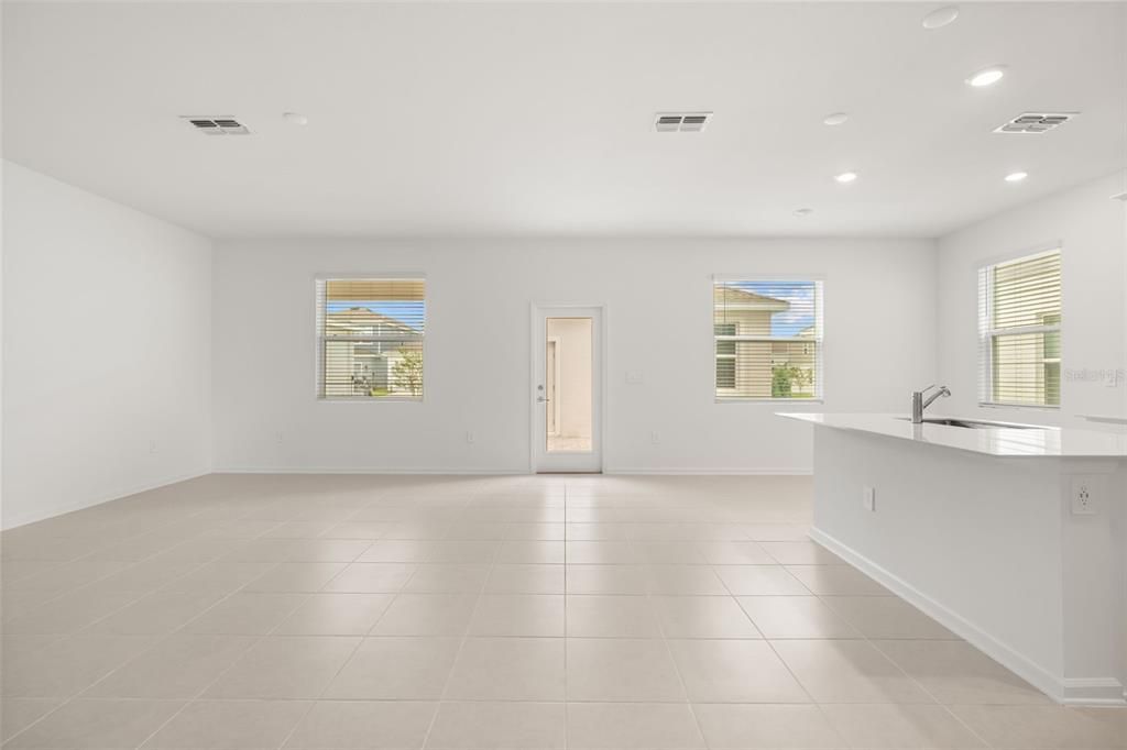 For Rent: $2,700 (3 beds, 2 baths, 2186 Square Feet)