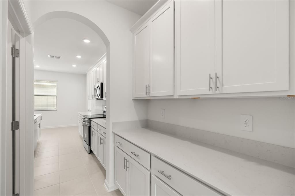 For Rent: $2,700 (3 beds, 2 baths, 2186 Square Feet)