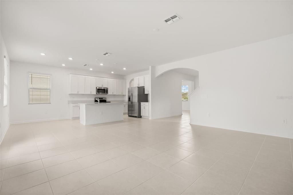 For Rent: $2,700 (3 beds, 2 baths, 2186 Square Feet)