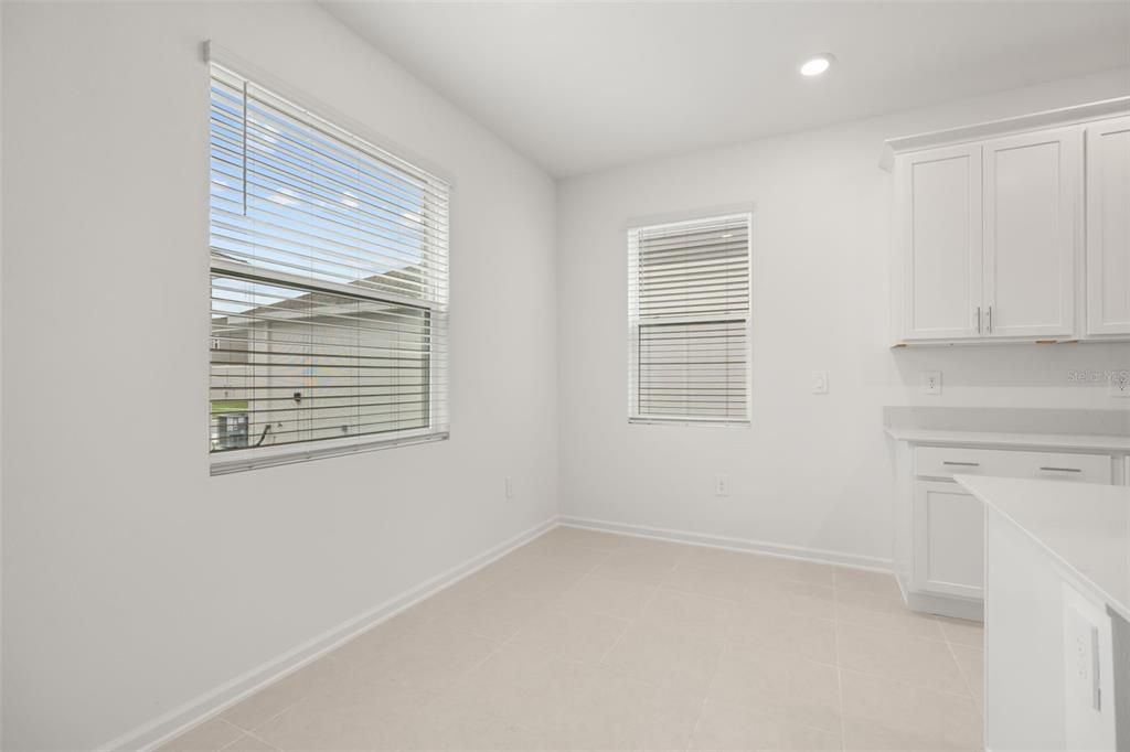 For Rent: $2,700 (3 beds, 2 baths, 2186 Square Feet)