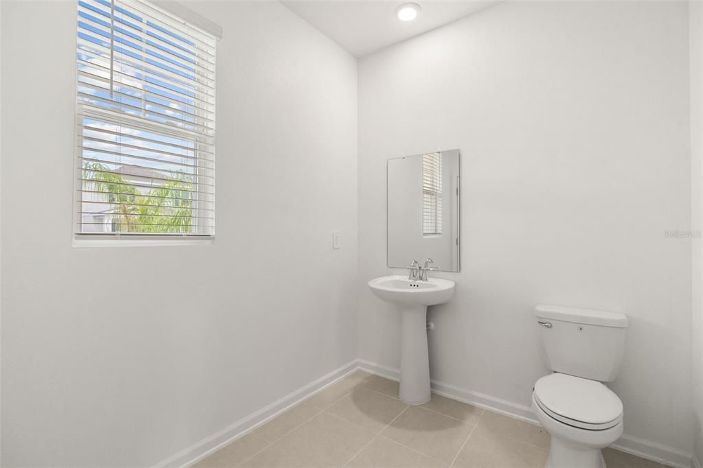 For Rent: $2,700 (3 beds, 2 baths, 2186 Square Feet)