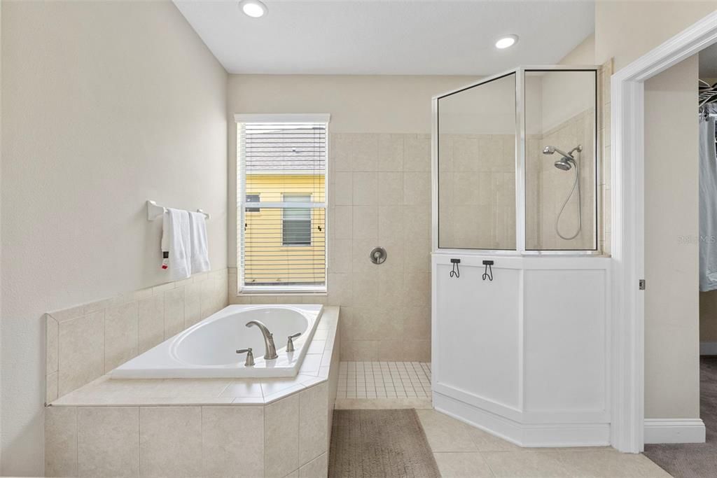 For Sale: $499,000 (4 beds, 2 baths, 2910 Square Feet)