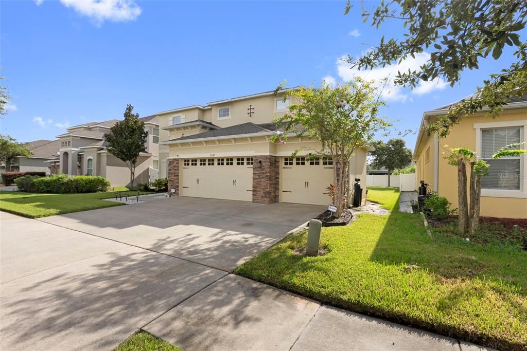 For Sale: $499,000 (4 beds, 2 baths, 2910 Square Feet)
