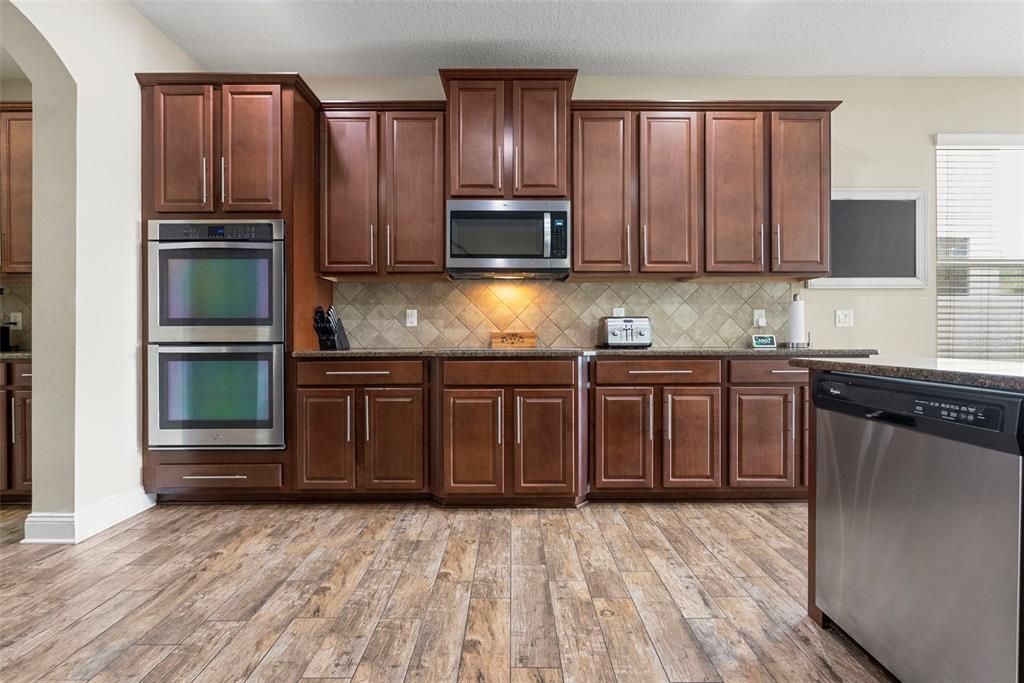 For Sale: $499,000 (4 beds, 2 baths, 2910 Square Feet)