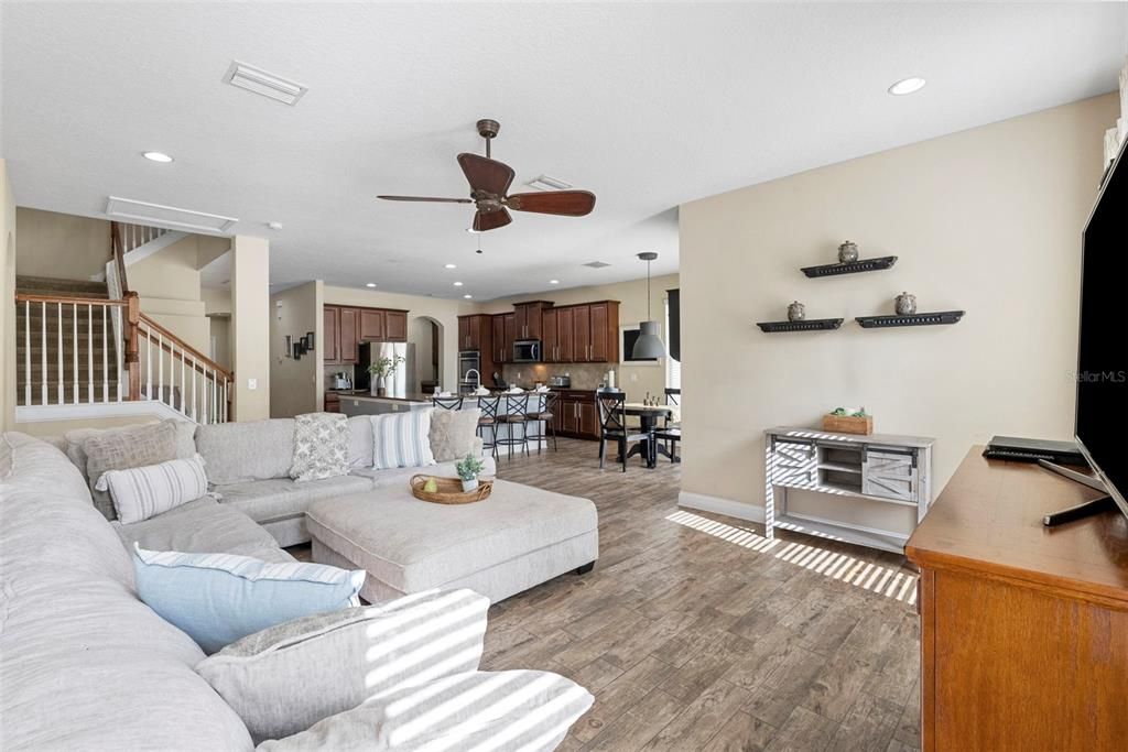 For Sale: $499,000 (4 beds, 2 baths, 2910 Square Feet)