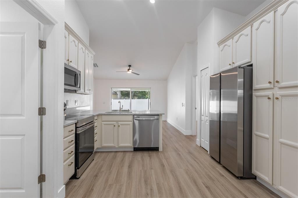 For Sale: $365,000 (3 beds, 2 baths, 1440 Square Feet)