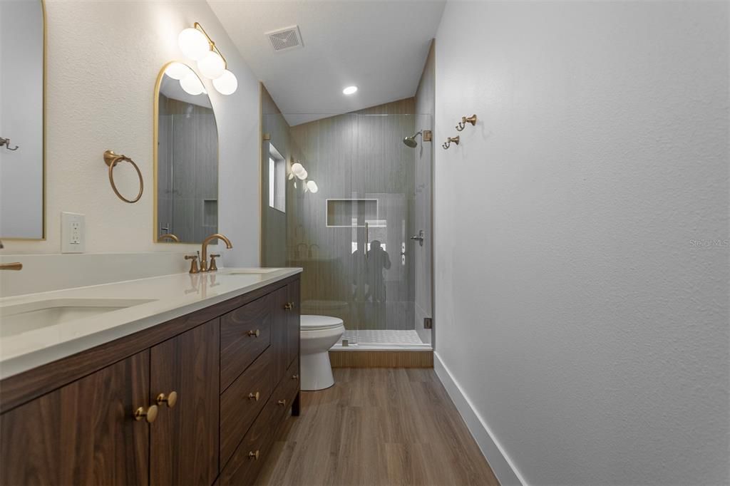 For Sale: $365,000 (3 beds, 2 baths, 1440 Square Feet)