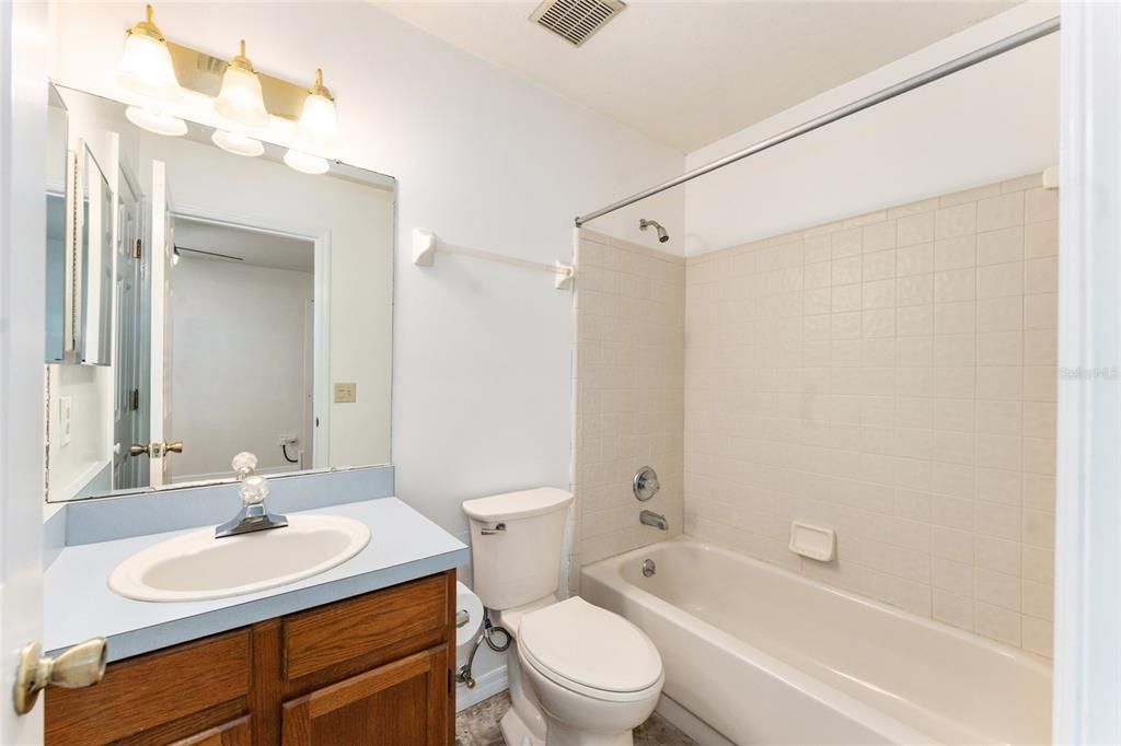 For Rent: $1,750 (2 beds, 2 baths, 1414 Square Feet)