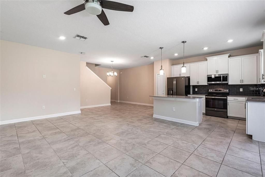 For Rent: $2,750 (3 beds, 2 baths, 1863 Square Feet)