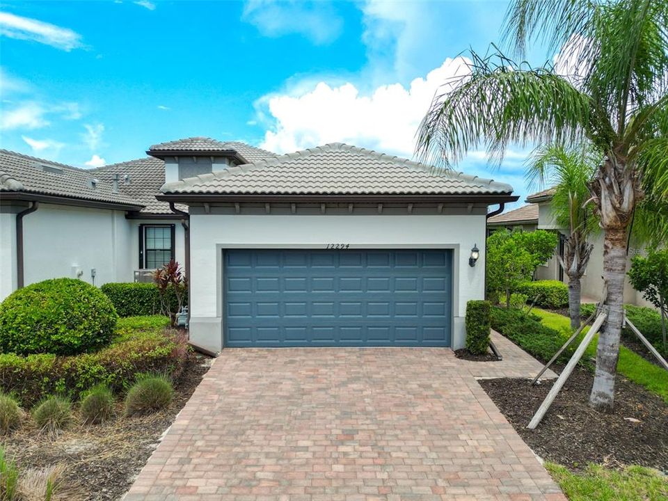 For Rent: $4,100 (2 beds, 2 baths, 1548 Square Feet)