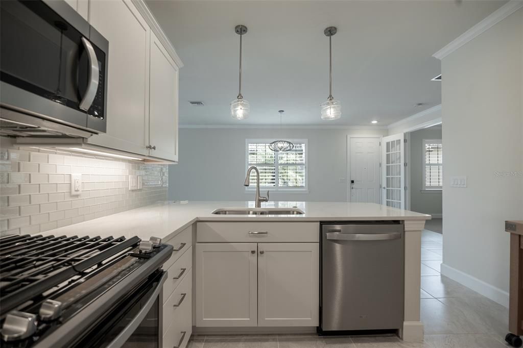 For Rent: $4,100 (2 beds, 2 baths, 1548 Square Feet)