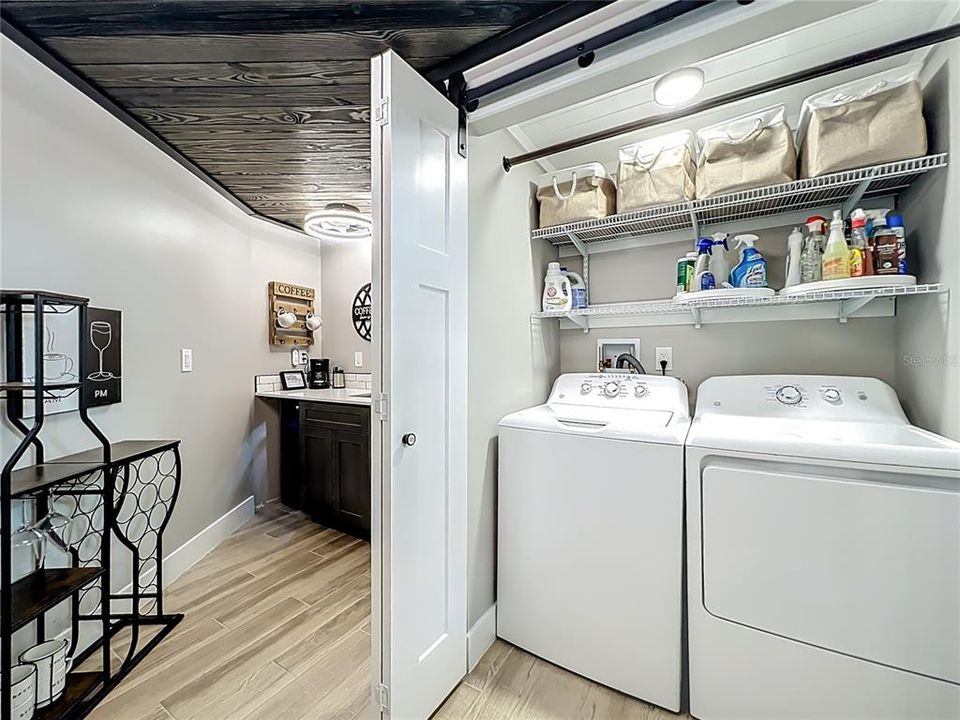 En Venta: $899,000 (4 camas, 2 baños, 1830 Pies cuadrados)