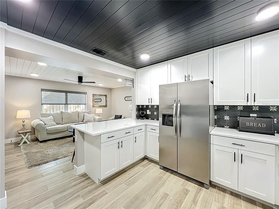 En Venta: $899,000 (4 camas, 2 baños, 1830 Pies cuadrados)