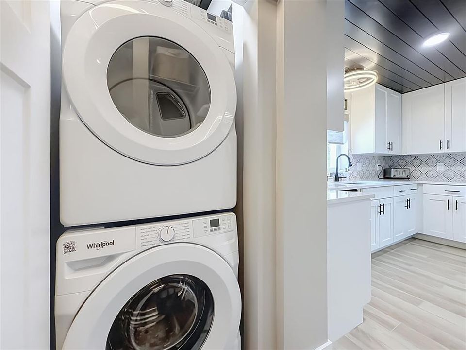 En Venta: $899,000 (4 camas, 2 baños, 1830 Pies cuadrados)