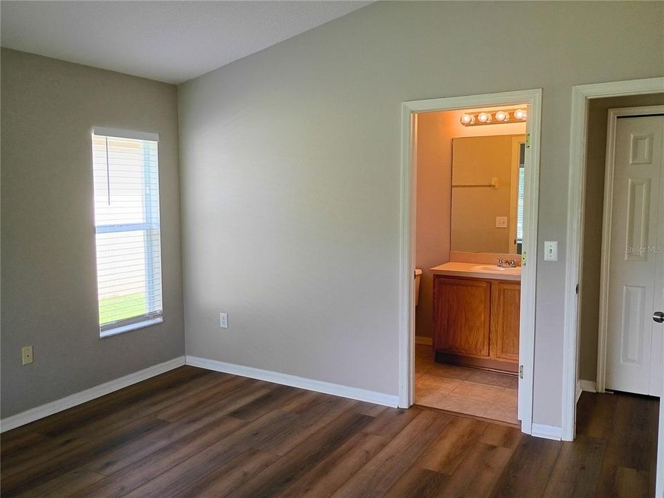 For Rent: $2,300 (3 beds, 2 baths, 1434 Square Feet)