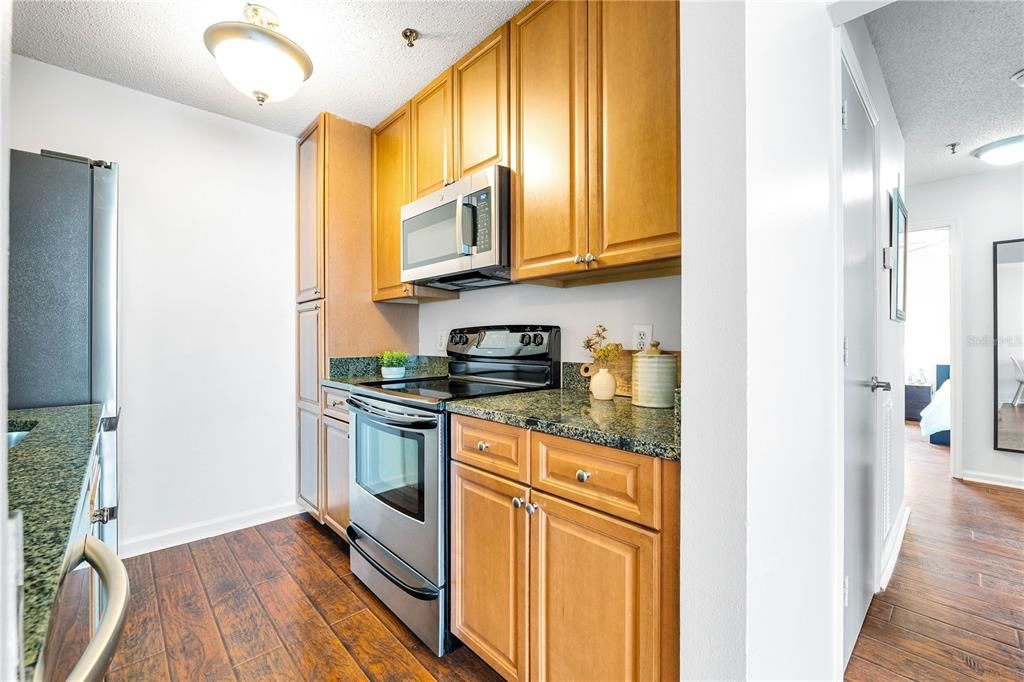 For Rent: $1,695 (2 beds, 1 baths, 857 Square Feet)