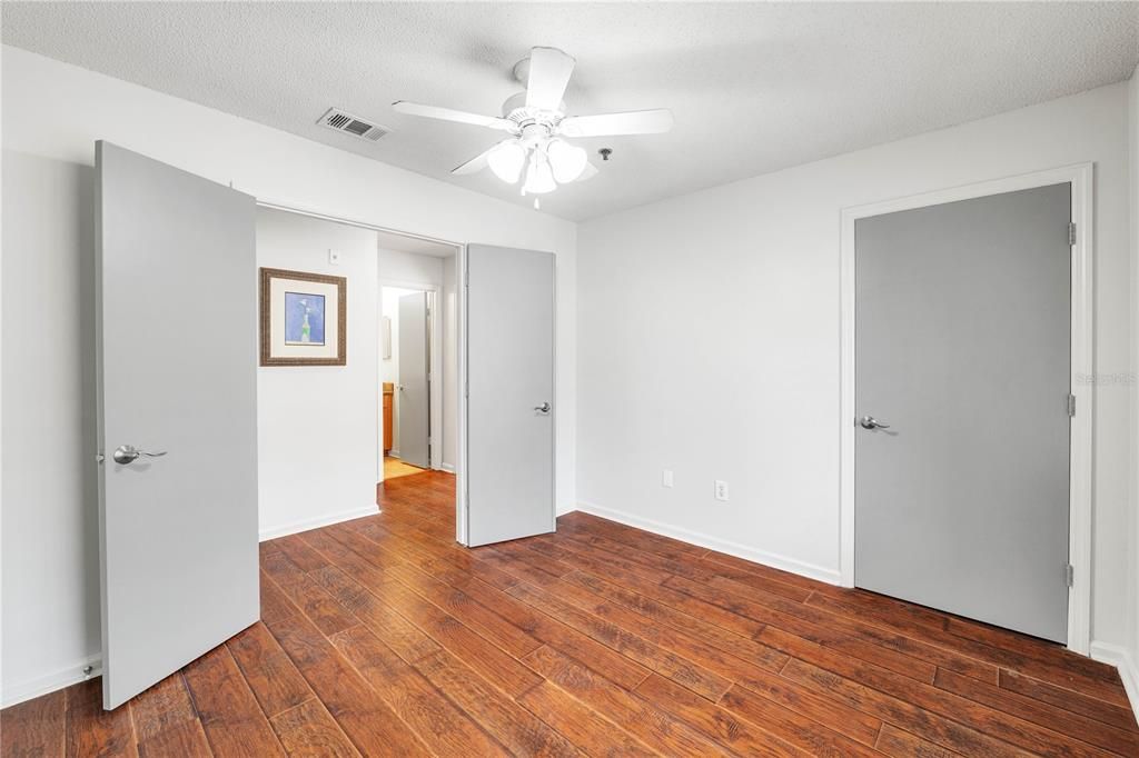 For Rent: $1,695 (2 beds, 1 baths, 857 Square Feet)