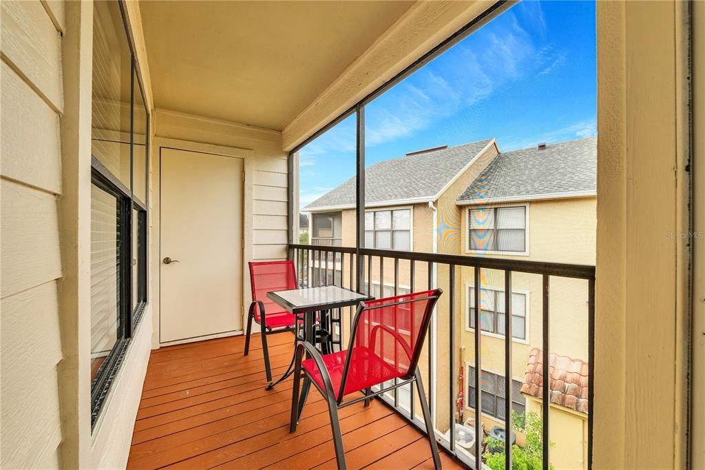 For Rent: $1,695 (2 beds, 1 baths, 857 Square Feet)