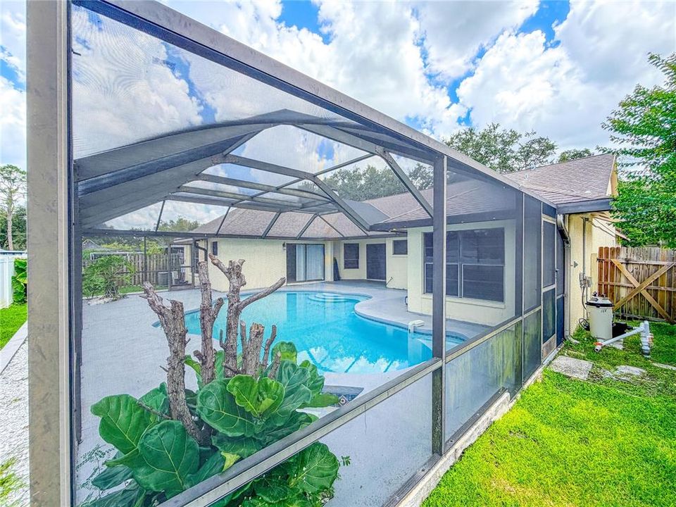 For Sale: $481,900 (4 beds, 3 baths, 2477 Square Feet)